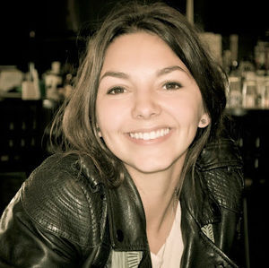 Meet your Posher, Caitlin